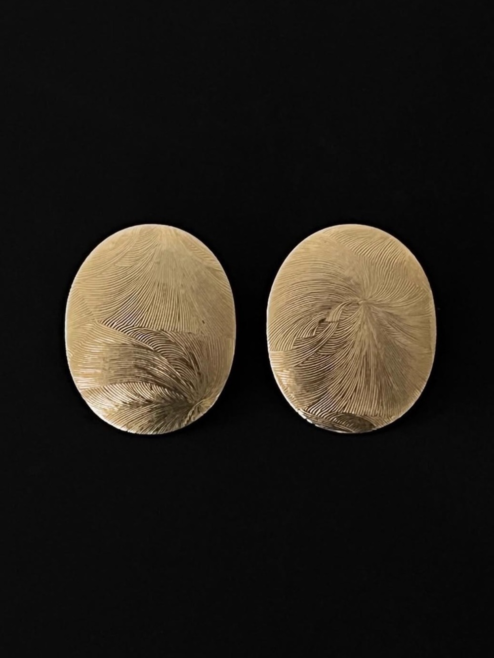 Vintage 80s/90s Gold Tone Brushed Textured Oval Pierced Earrings